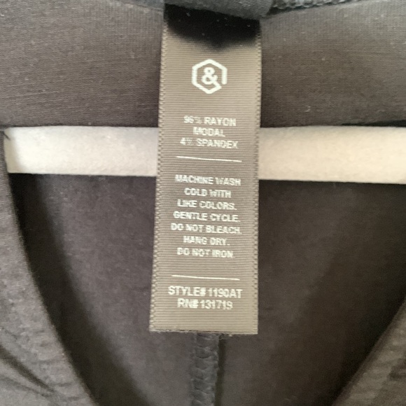 Agnes & Dora Swing Tee-Cut Out Neckline Short Sleeve Tunic Top - Picture 4 of 4